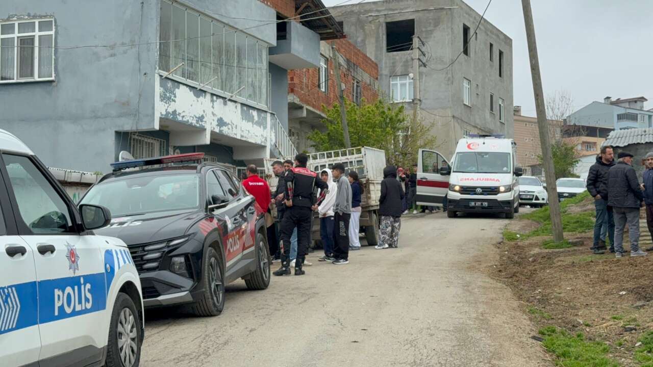 Bir evde 2 ceset! Anne-oğul ölü bulundu 6
